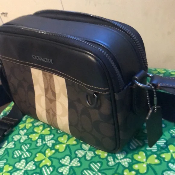 Unisex coach Messenger bag. Real coach